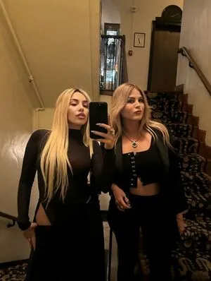 Ava Max OnlyFans Leaked Free Thumbnail Picture - #305RyzAScl