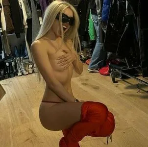Ava Max OnlyFans Leaked Free Thumbnail Picture - #3iYvO57ese