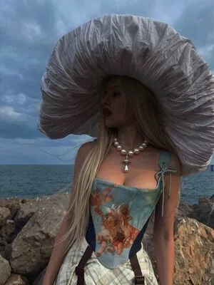 Ava Max OnlyFans Leaked Free Thumbnail Picture - #7JIOGX2uMM