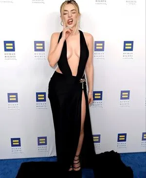 Ava Max OnlyFans Leaked Free Thumbnail Picture - #9Ipb5h06mv