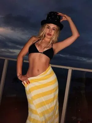 Ava Max OnlyFans Leaked Free Thumbnail Picture - #AEYznKrvyb