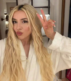 Ava Max OnlyFans Leaked Free Thumbnail Picture - #G4JQRq3Aqd