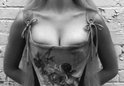 Ava Max OnlyFans Leaked Free Thumbnail Picture - #GKuq16vyoq