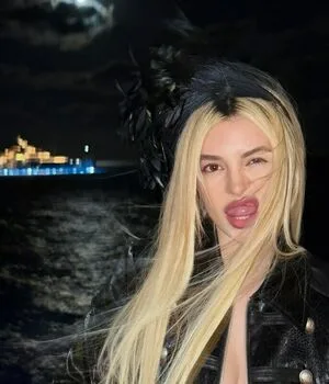 Ava Max OnlyFans Leaked Free Thumbnail Picture - #KP0DdeWOsg