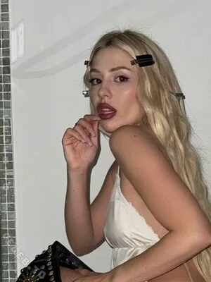 Ava Max OnlyFans Leaked Free Thumbnail Picture - #LHrlDfvRSu