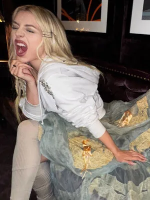 Ava Max OnlyFans Leaked Free Thumbnail Picture - #Mo7DL11UWv