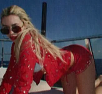 Ava Max OnlyFans Leaked Free Thumbnail Picture - #df13X2QSLW