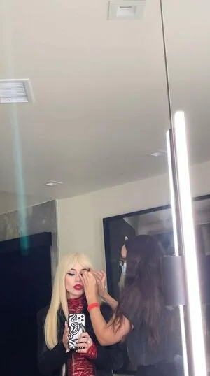 Ava Max OnlyFans Leaked Free Thumbnail Picture - #foZKiP6TmO