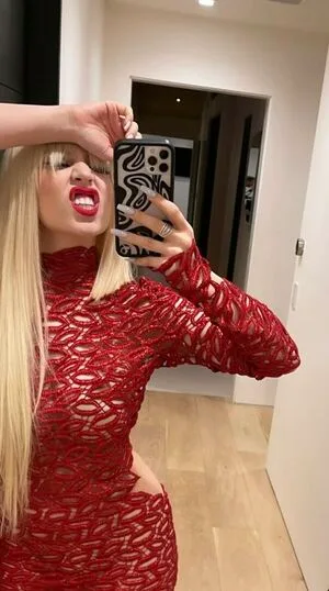 Ava Max OnlyFans Leaked Free Thumbnail Picture - #la1rO95kP3