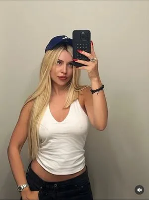 Ava Max OnlyFans Leaked Free Thumbnail Picture - #srS76frVZB