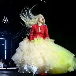 Ava Max OnlyFans Leaked Free Thumbnail Picture - #vO4UE934DB
