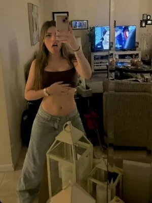 Ava Quijije Thumbnail Picture