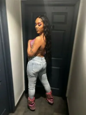 Avah Laflare Thumbnail Picture