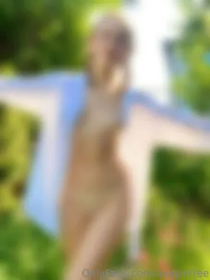 Avayinfree Thumbnail Picture