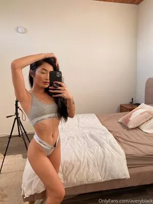 averyblack OnlyFans Leaked Free Thumbnail Picture - #DL5Mm4Lm7s