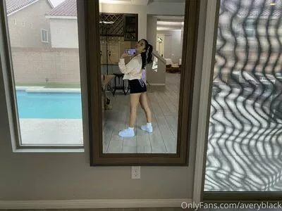 averyblack OnlyFans Leaked Free Thumbnail Picture - #c32DG8gNST