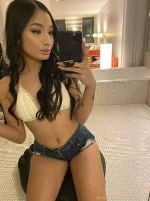 averyblack OnlyFans Leaked Free Thumbnail Picture - #nr2Tb3WrUR