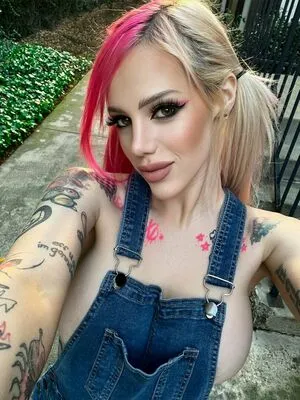 Averyofficial OnlyFans Leaked Free Thumbnail Picture - #GoUfL33VV2