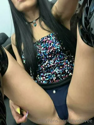 Avislovee OnlyFans Leaked Free Thumbnail Picture - #MiOFChvdOD