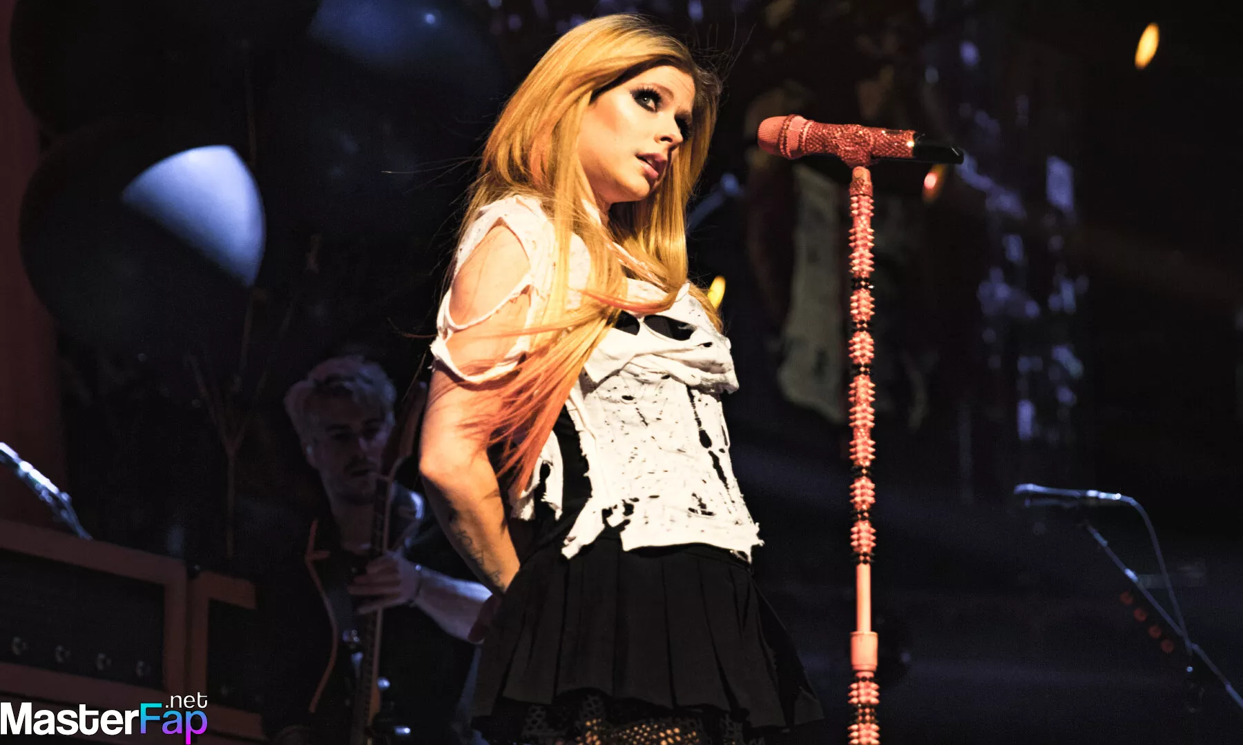 Avril Lavigne Nude OnlyFans Leak Picture nydGl7nasl | MasterFap.net