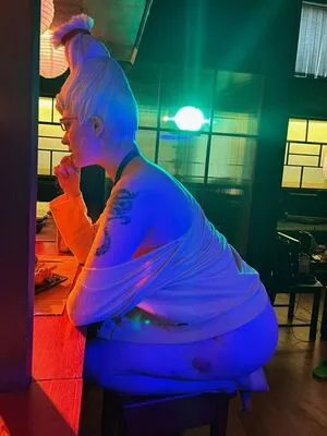 Awesomiomi Thumbnail Picture