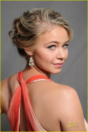 Ayla Kell Thumbnail Picture