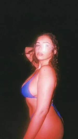 B Rianna O Thumbnail Picture