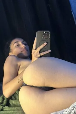 Baby Kiwi And Daddy Kiwi Thumbnail Picture