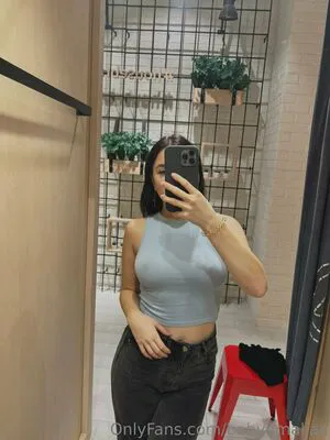 Babyamaliaa Thumbnail Picture