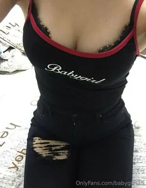 Babygiirl25 Thumbnail Picture