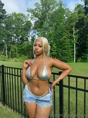 Baddiejoyy Thumbnail Picture