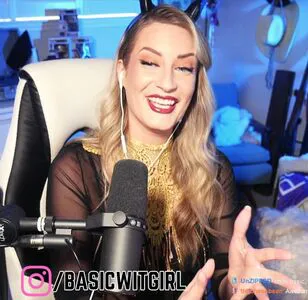 Basicwitgirl OnlyFans Leaked Free Thumbnail Picture - #KkHxuYI0l8