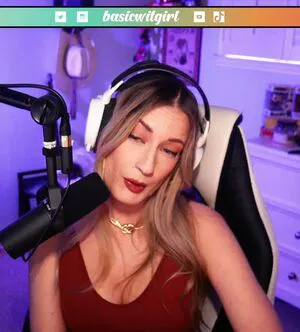 Basicwitgirl OnlyFans Leaked Free Thumbnail Picture - #vX4bHxHqQe