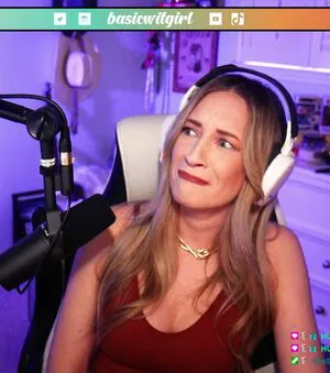 Basicwitgirl OnlyFans Leaked Free Thumbnail Picture - #yk5DxjMAMo