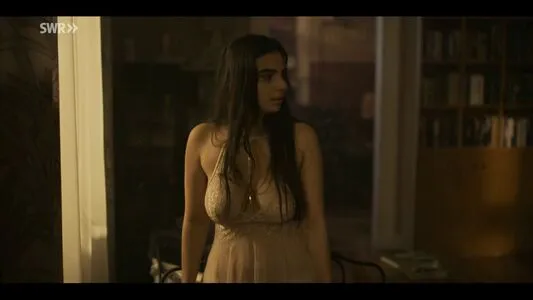 Bayan Layla Thumbnail Picture