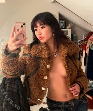 Beabadoobee OnlyFans Leaked Free Thumbnail Picture - #Yjsf3SFyYT