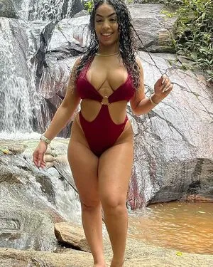 Beatriz Cacheada Thumbnail Picture