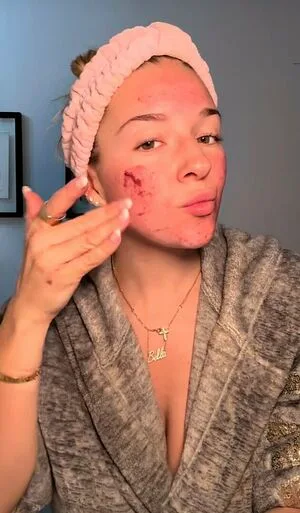Bella Basile Thumbnail Picture