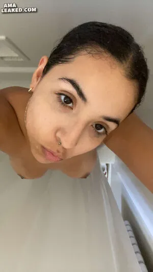 Bella Colosimo Thumbnail Picture