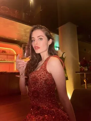 Bella Howard Thumbnail Picture