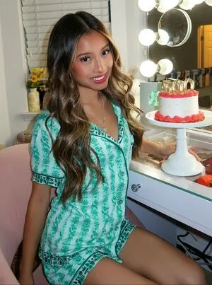 Bella Luu OnlyFans Leaked Free Thumbnail Picture - #QJIYUeaSmS