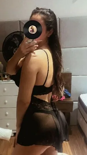 Bella Menezes Thumbnail Picture