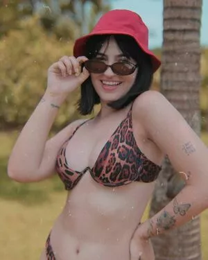 Bella Sant Thumbnail Picture