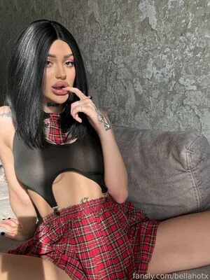 Bellahotx Thumbnail Picture