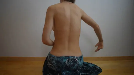 Belly Dancer Lisa Thumbnail Picture