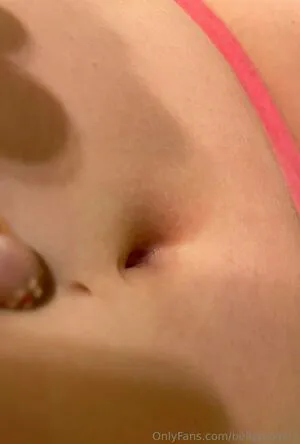 Bellymodel2 Thumbnail Picture