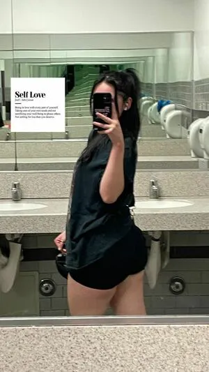 Bernaarose OnlyFans Leaked Free Thumbnail Picture - #AXDdTuem95