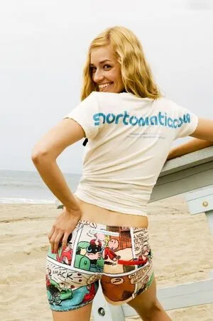 Beth Behrs Thumbnail Picture