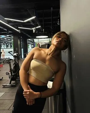 Bianca Bustamante Thumbnail Picture