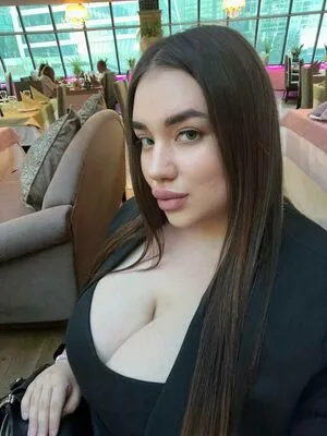 Biggirljuli Thumbnail Picture